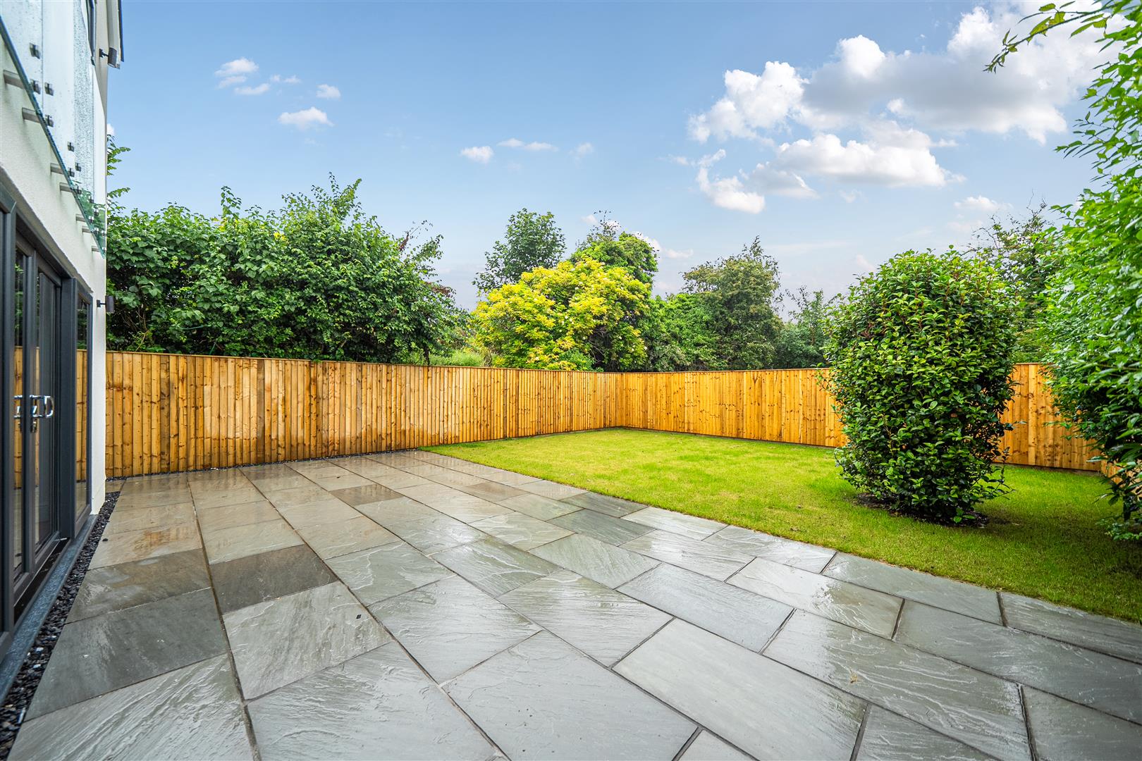 Llangyfelach Road, Treboeth, Swansea, SA5 9EN